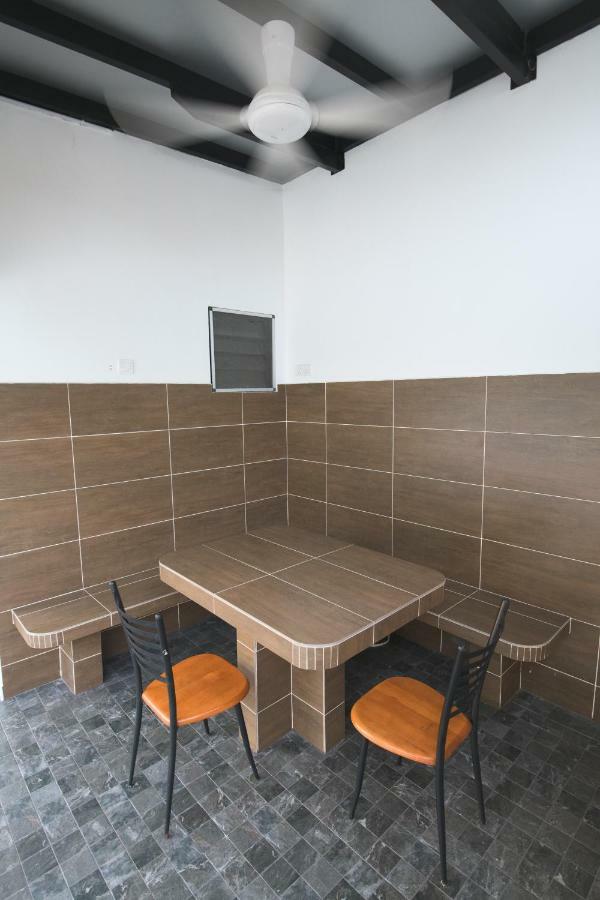 Ltl Guesthouse Johor Bahru Exteriör bild